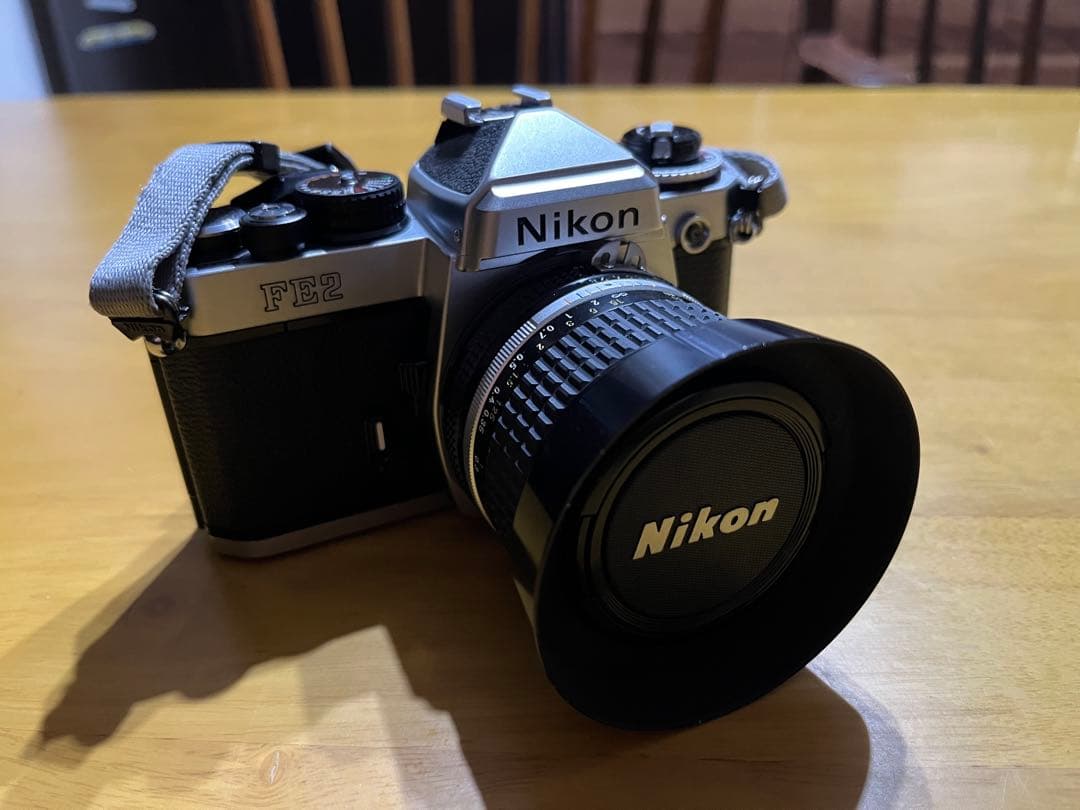 Nikon FE2 一眼レフカメラ Nikkor 28mmレンズ付き