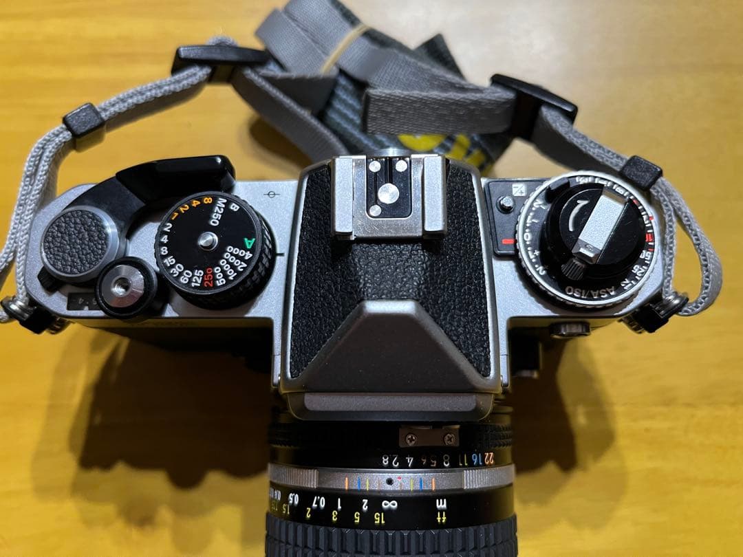 Nikon FE2 一眼レフカメラ Nikkor 28mmレンズ付き