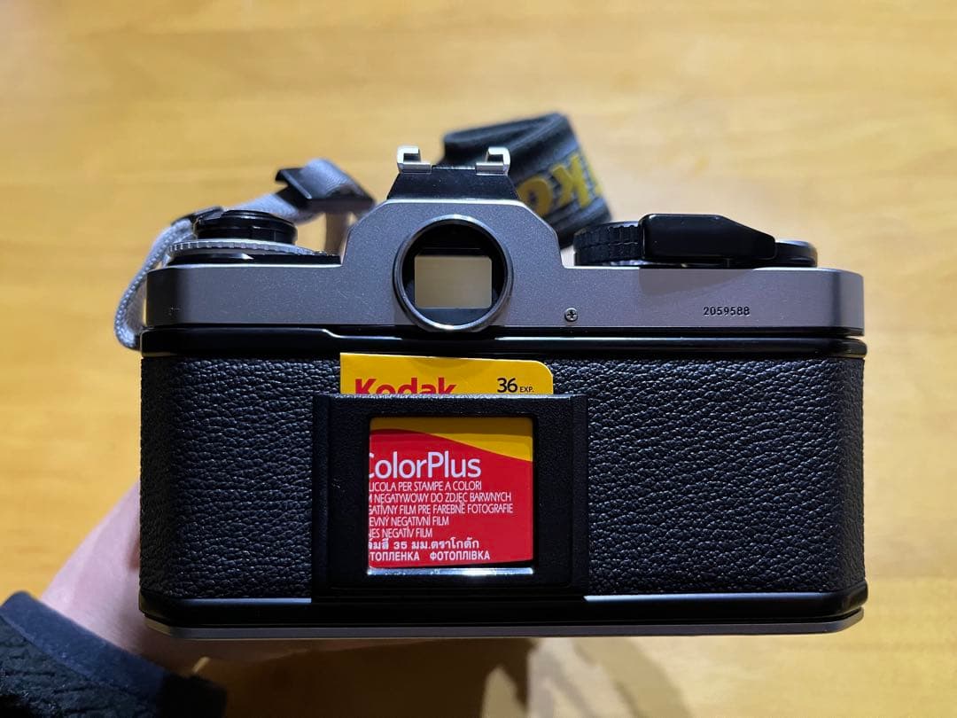 Nikon FE2 一眼レフカメラ Nikkor 28mmレンズ付き