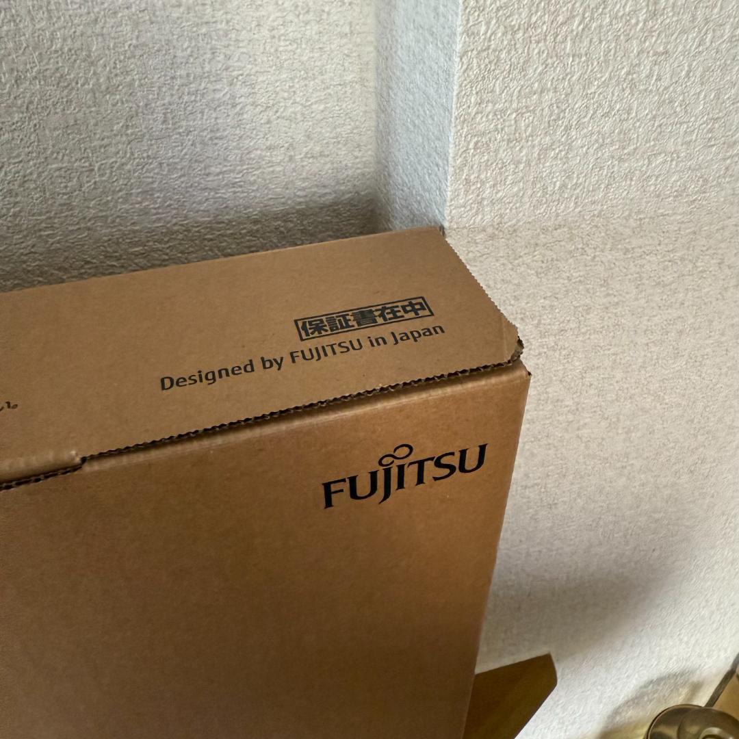 富士通パソコン　FMV LIFEBOOK AH30/E2 FMVA30E2W