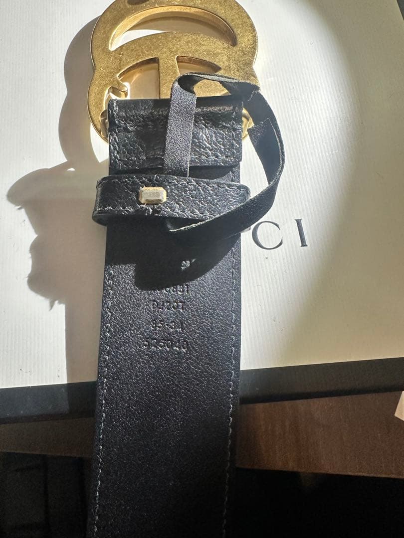 GUCCI ブラックレザーベルト GGロゴ