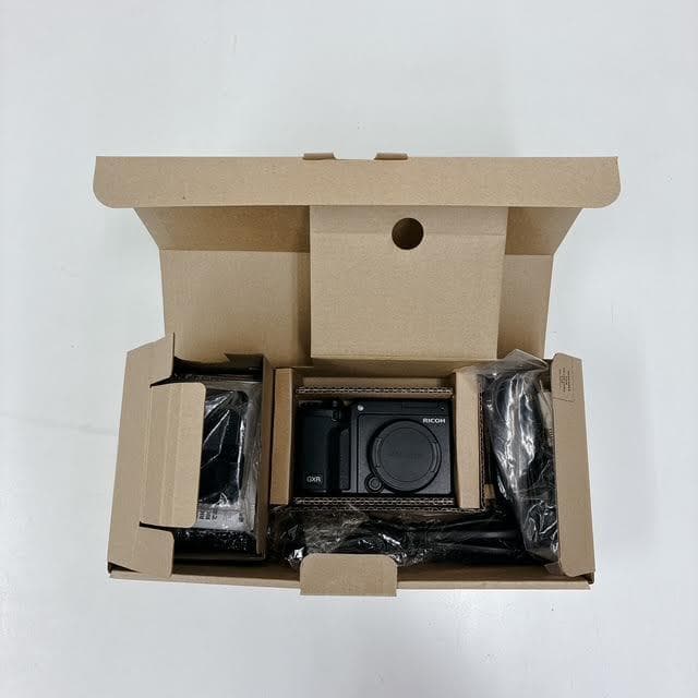 【美品】RICOH リコー デジタルカメラ GXR＋S10KIT