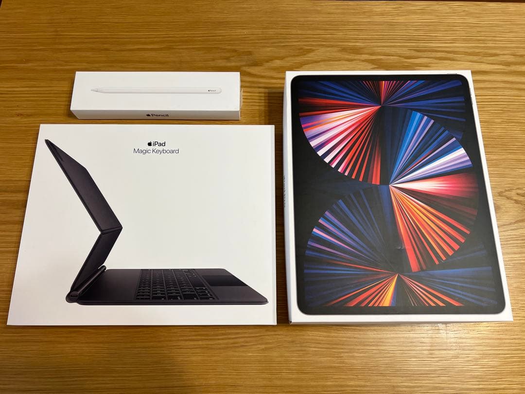 美品　iPad Pro 12.9インチ 第5世代 【3点セット販売】