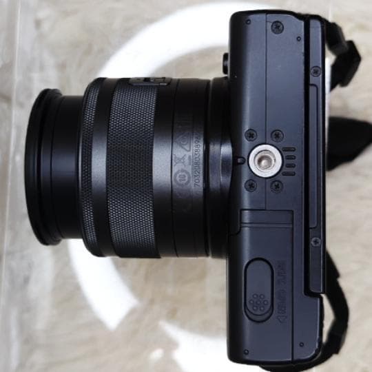 CANON EOS M200 EF-15-45 IS STM レンズキット