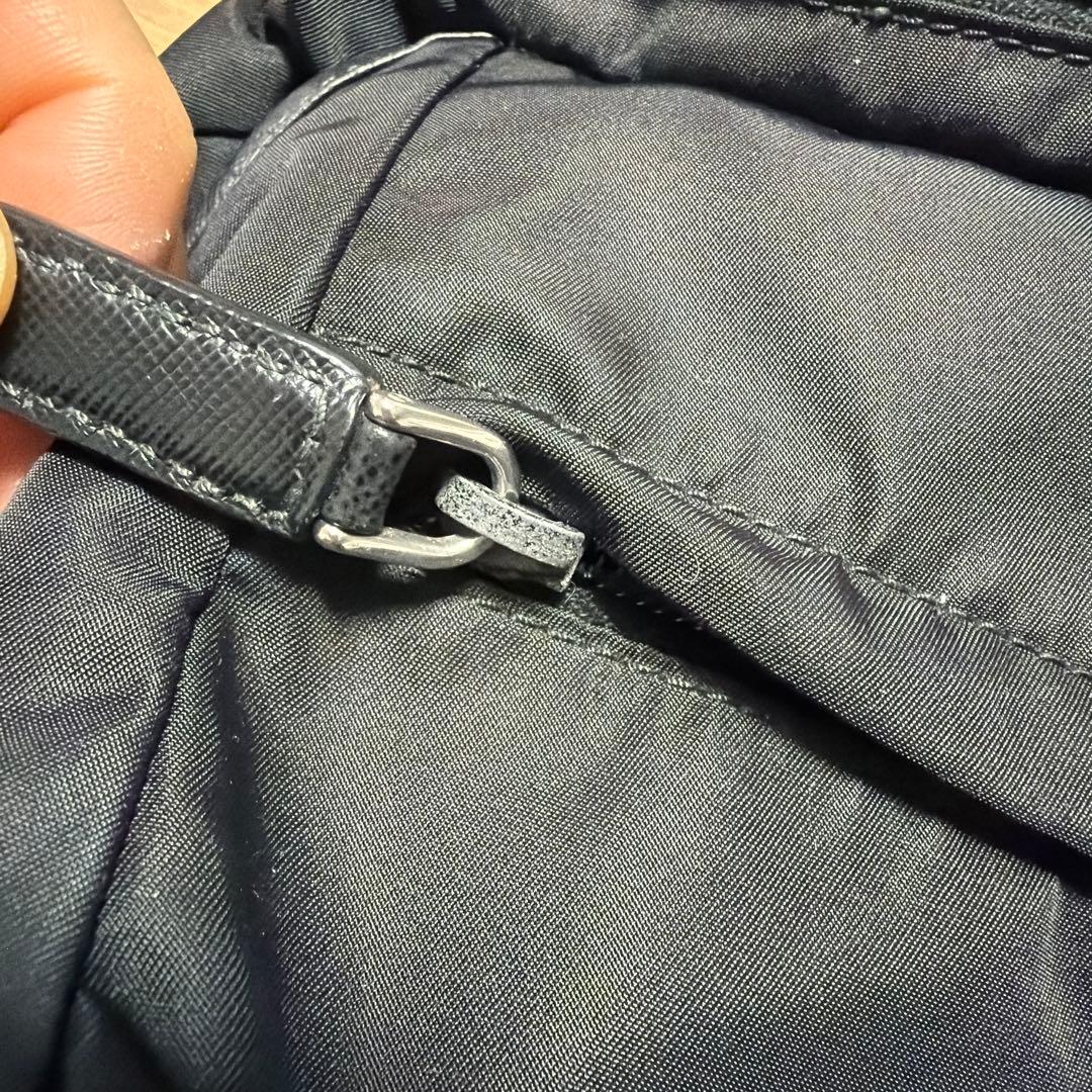 T*可様 PRADA ブラック ボディバッグ