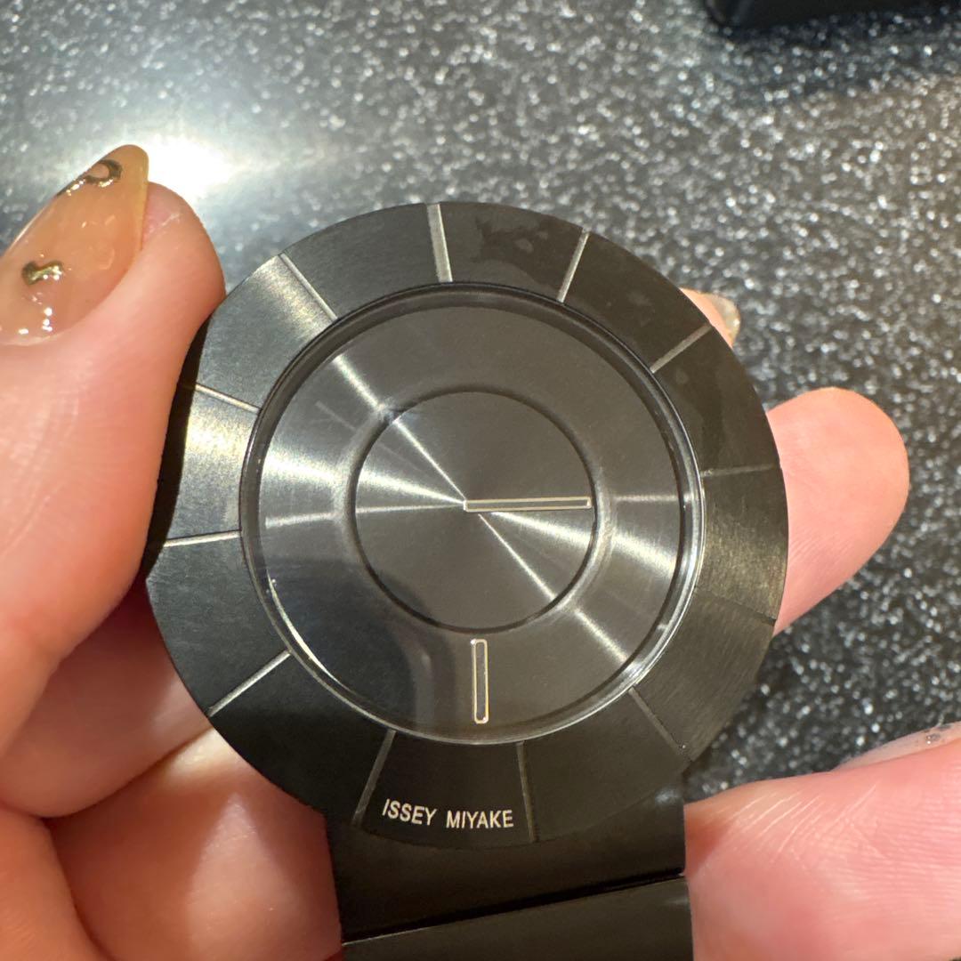 ISSEY MIYAKE 腕時計 ブラック