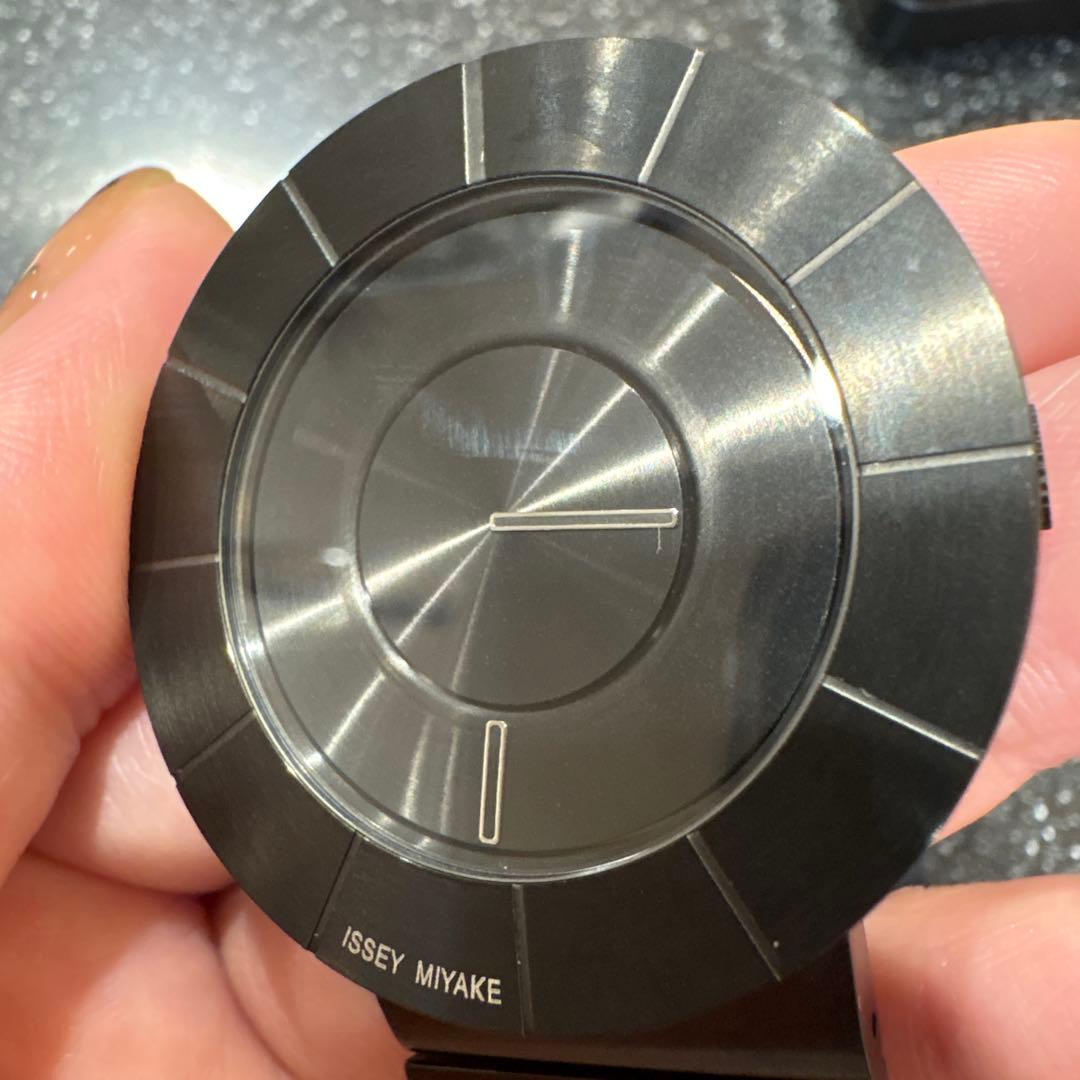 ISSEY MIYAKE 腕時計 ブラック