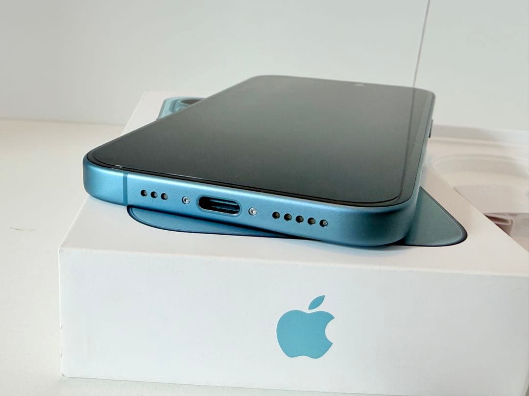 【ケース&フィルム付】iPhone16 SIMフリー 256G ティール