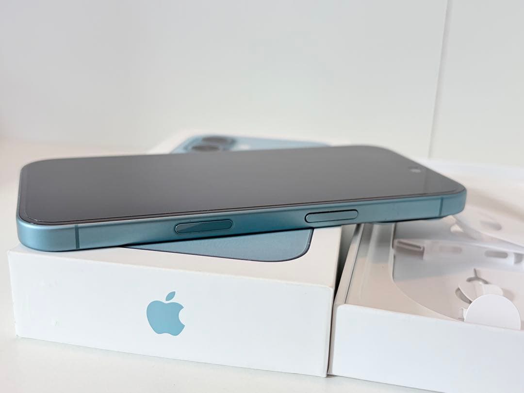 【ケース&フィルム付】iPhone16 SIMフリー 256G ティール