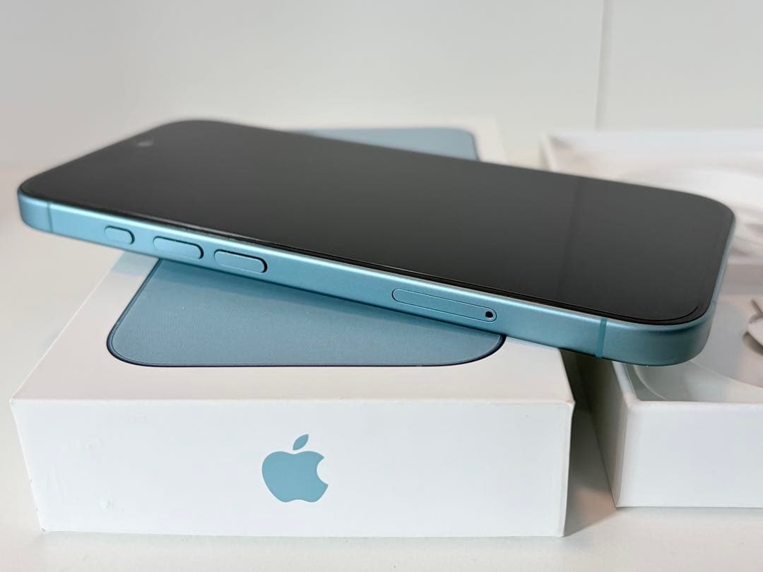 【ケース&フィルム付】iPhone16 SIMフリー 256G ティール