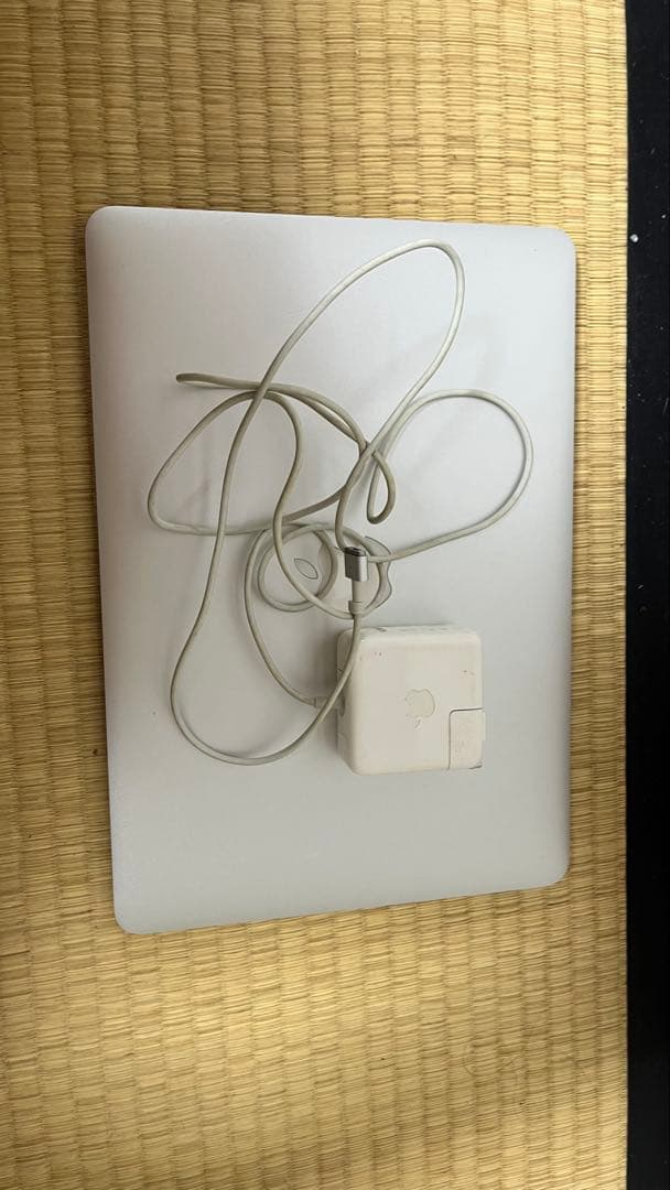 Apple MacBook Air Early 2014 本体