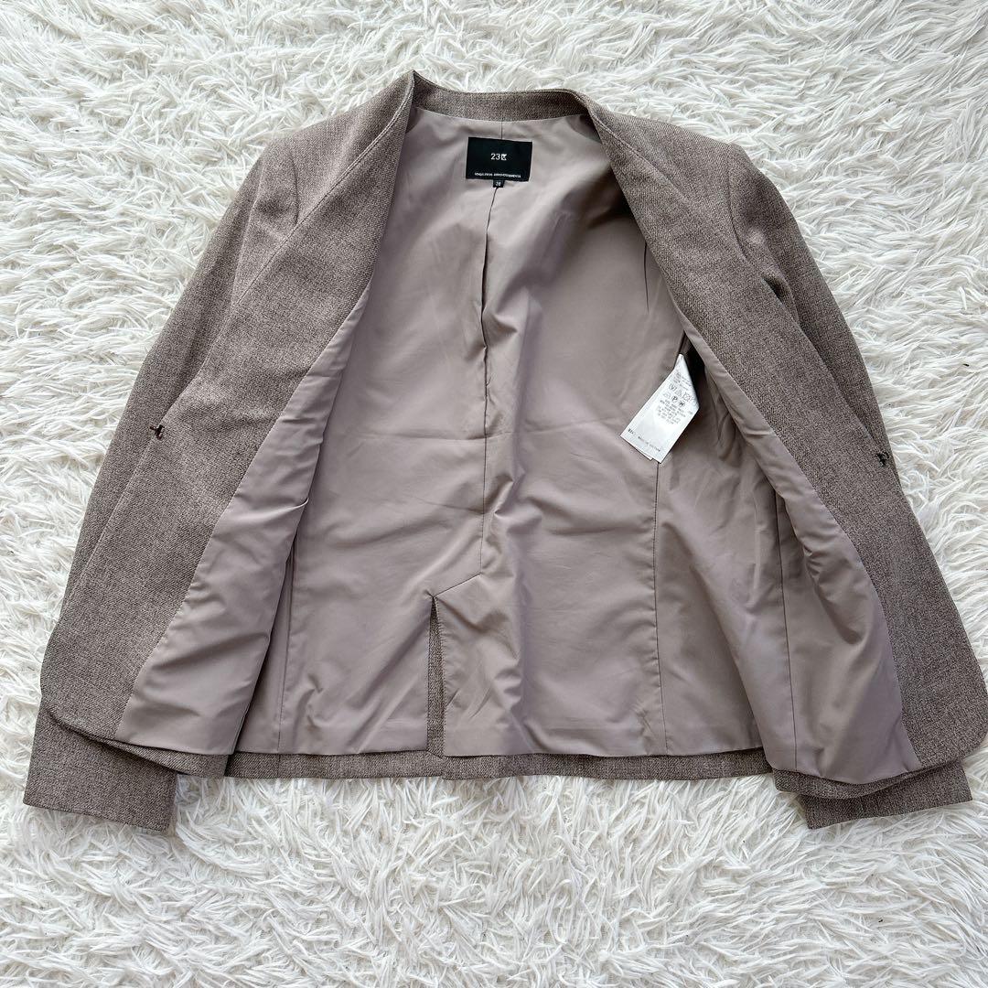 美品★22AW 23区 ウールライクカルゼ ノーカラーパンツスーツ ブラウン