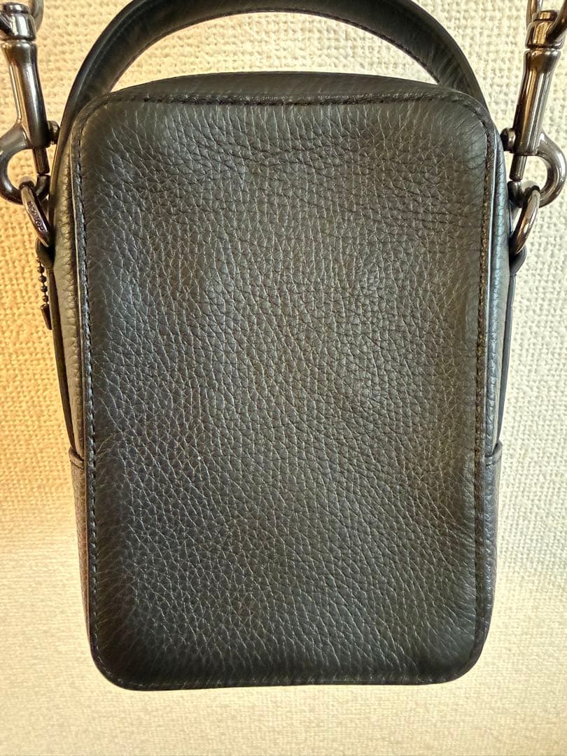 ブラックレザーショルダーバッグ