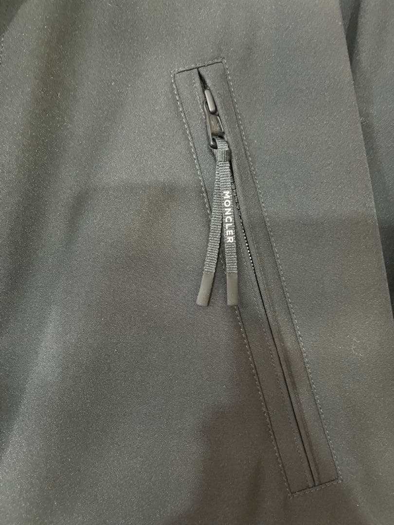 H*K様 定価45万25aw現行Livradois ミドル丈ダウンモンクレール