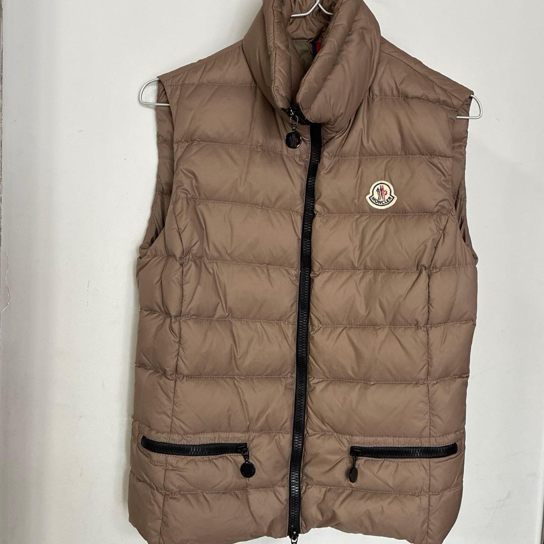 MONCLERのダウンベスト