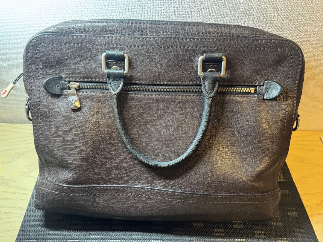 ルイヴィトンキャニオン ビジネスバッグユタレザー マロン ダークブラウン