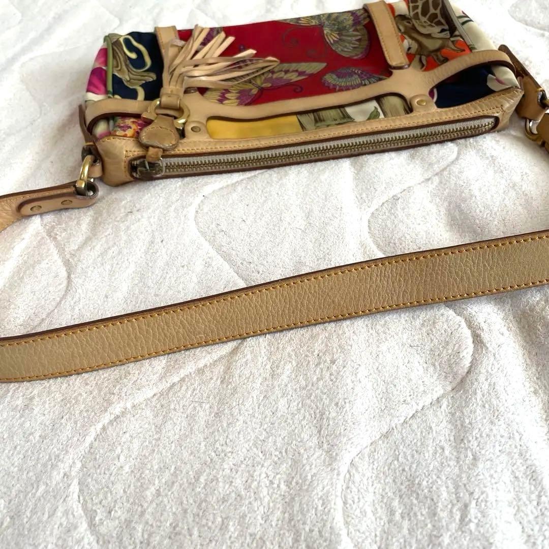 人気デザインSalvatore Ferragamo レオパード ショルダーバッグ