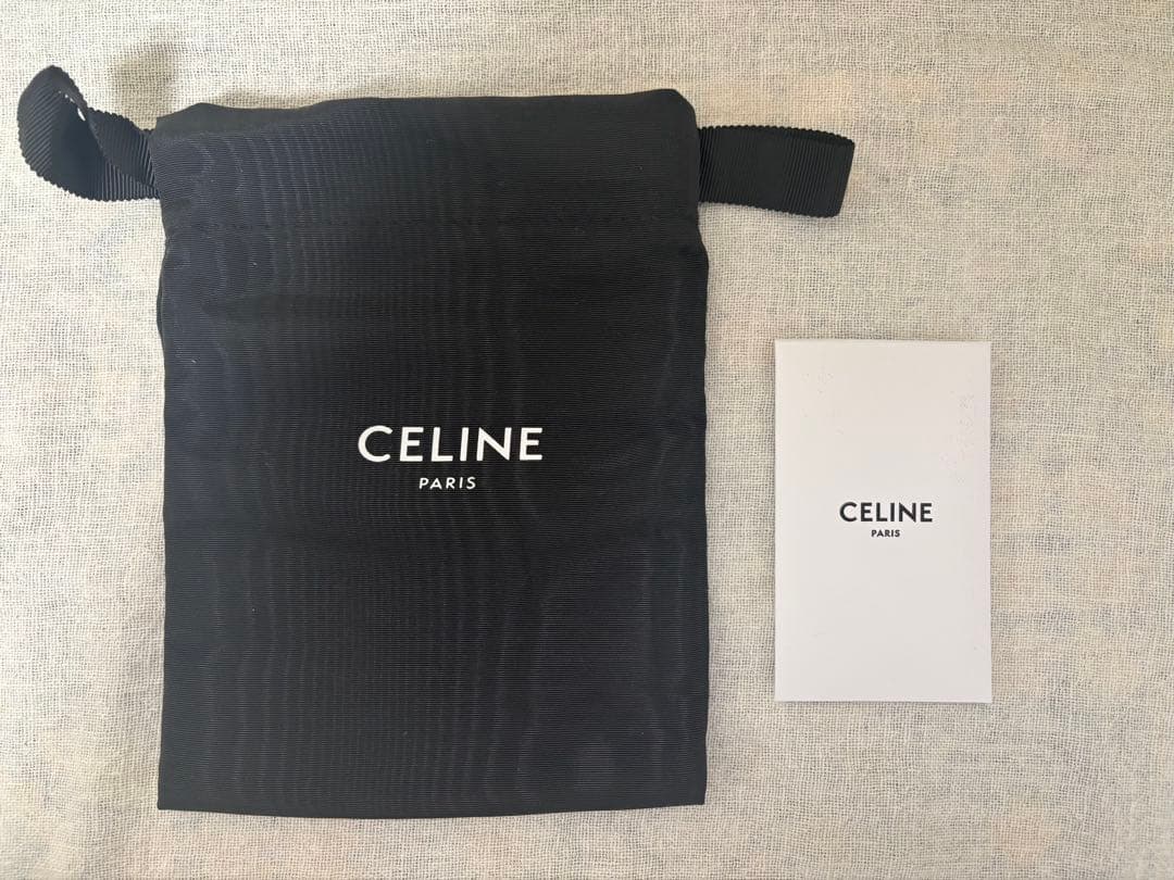 セリーヌ スモール フラップウォレット トリオンフ シャイニーカーフスキン 黒