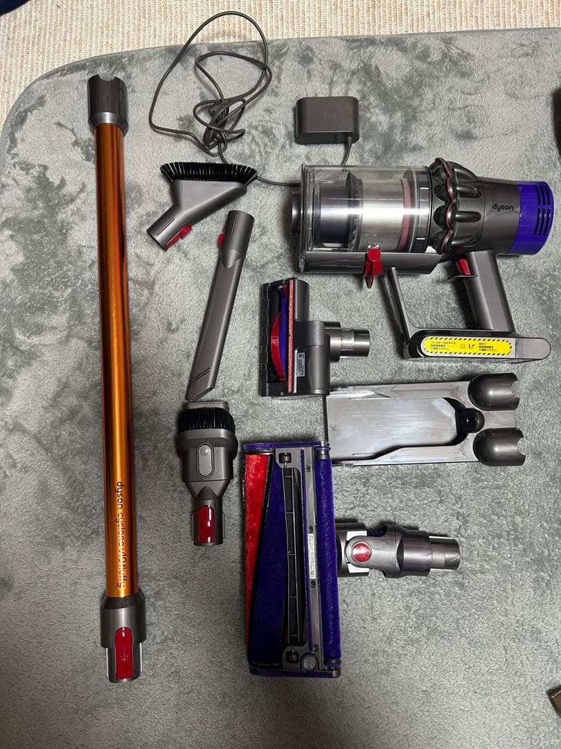 Dyson cyclone v10 fluffy 本体