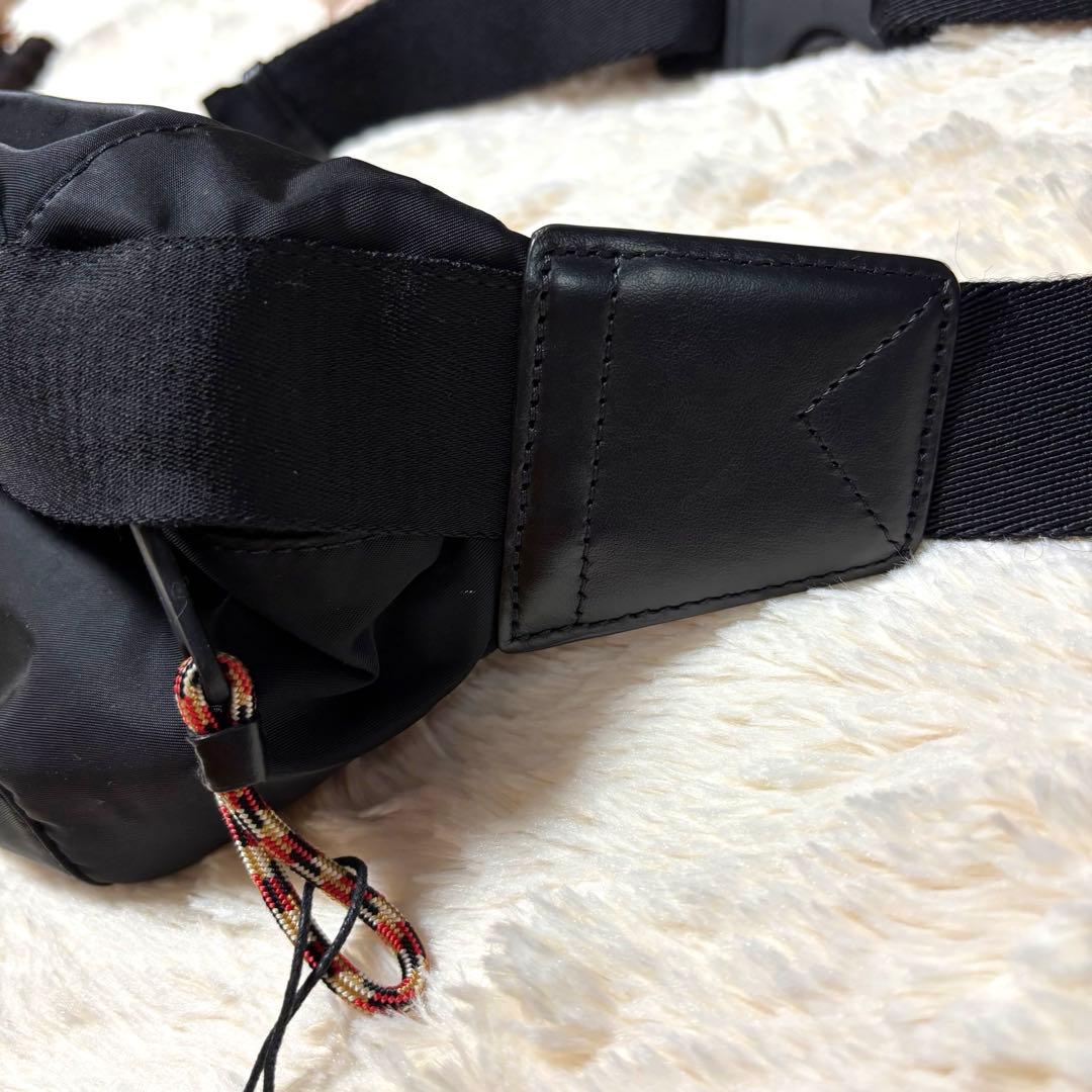 極美品 バーバリー ボディバッグ サコッシュ 黒 ロゴ ユニセックス