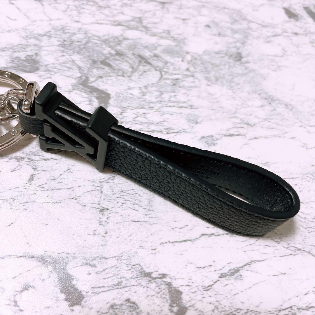 ルイヴィトン Louis Vuittonキーリング レザー M01194