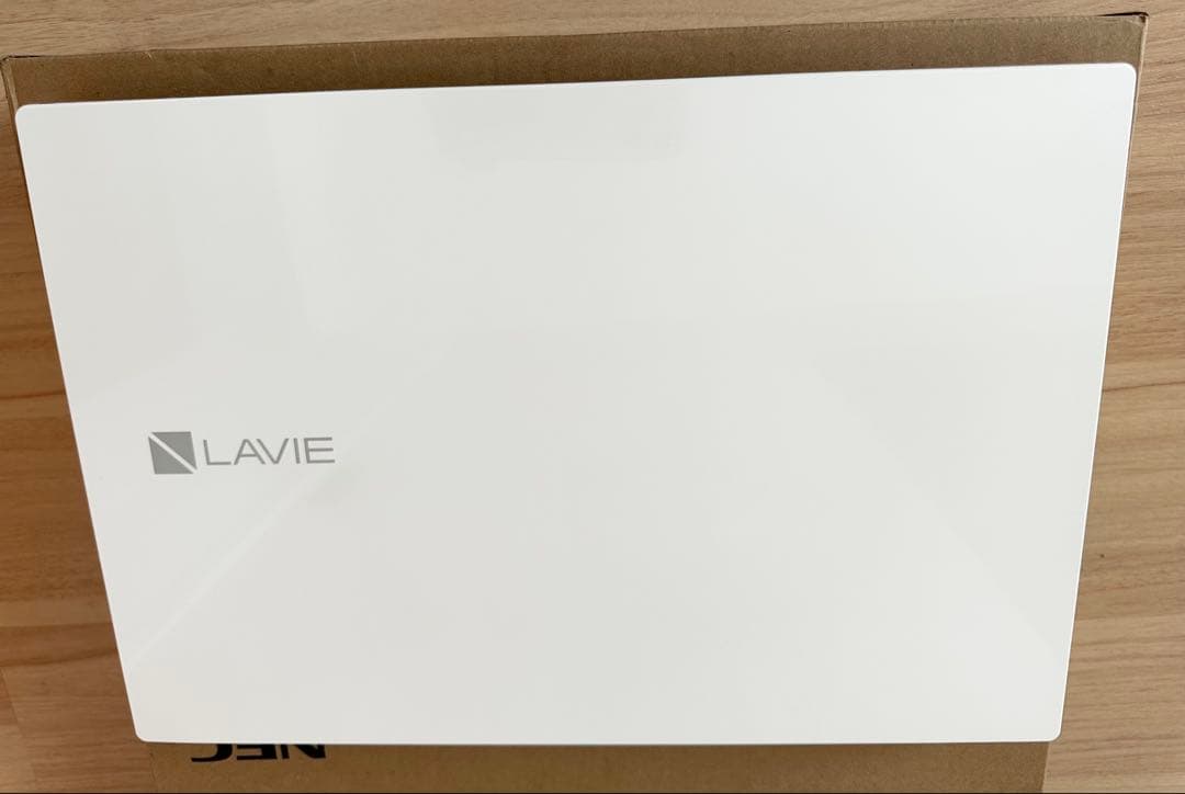 NEC LAVIE NS750HAW / i7/8GB/ノートパソコン ホワイト