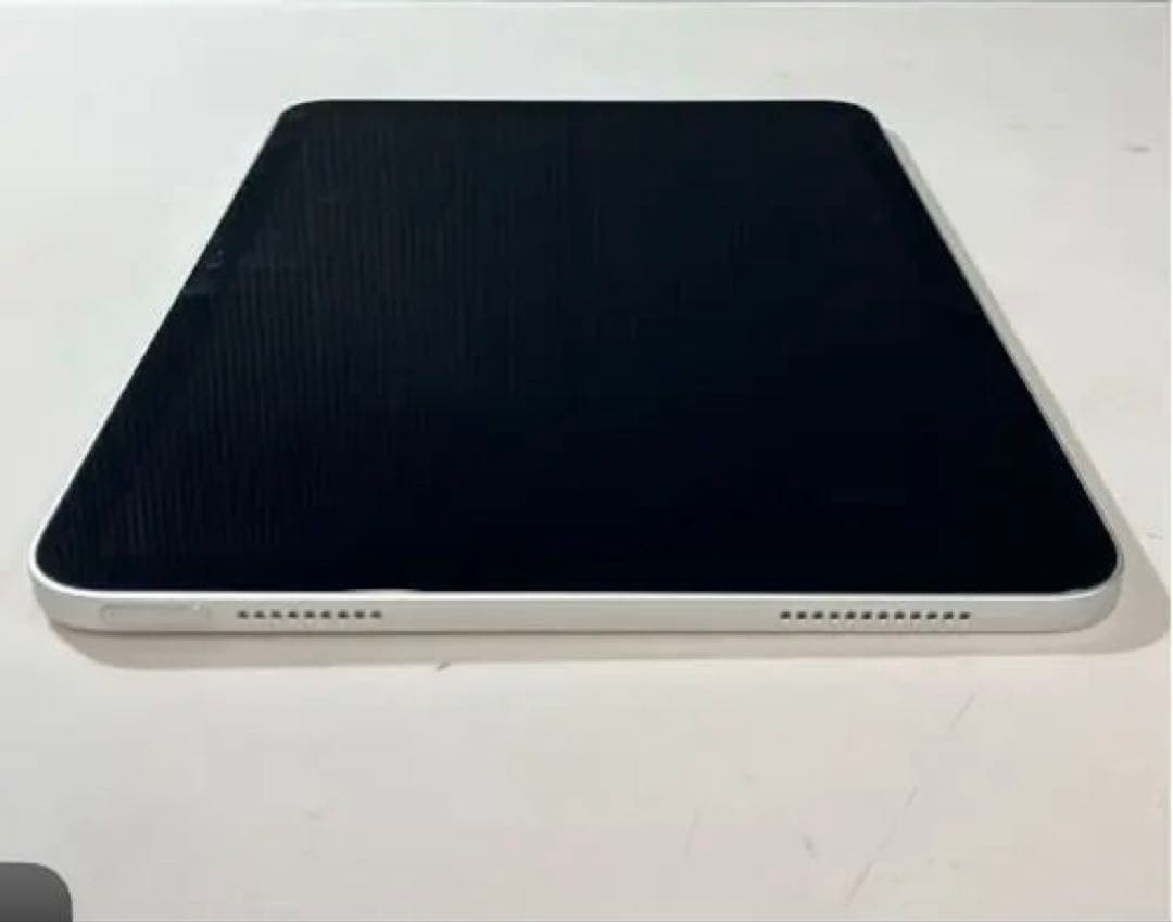 iPad 10.9インチ 第10世代 Wifiモデル 美品 シルバー