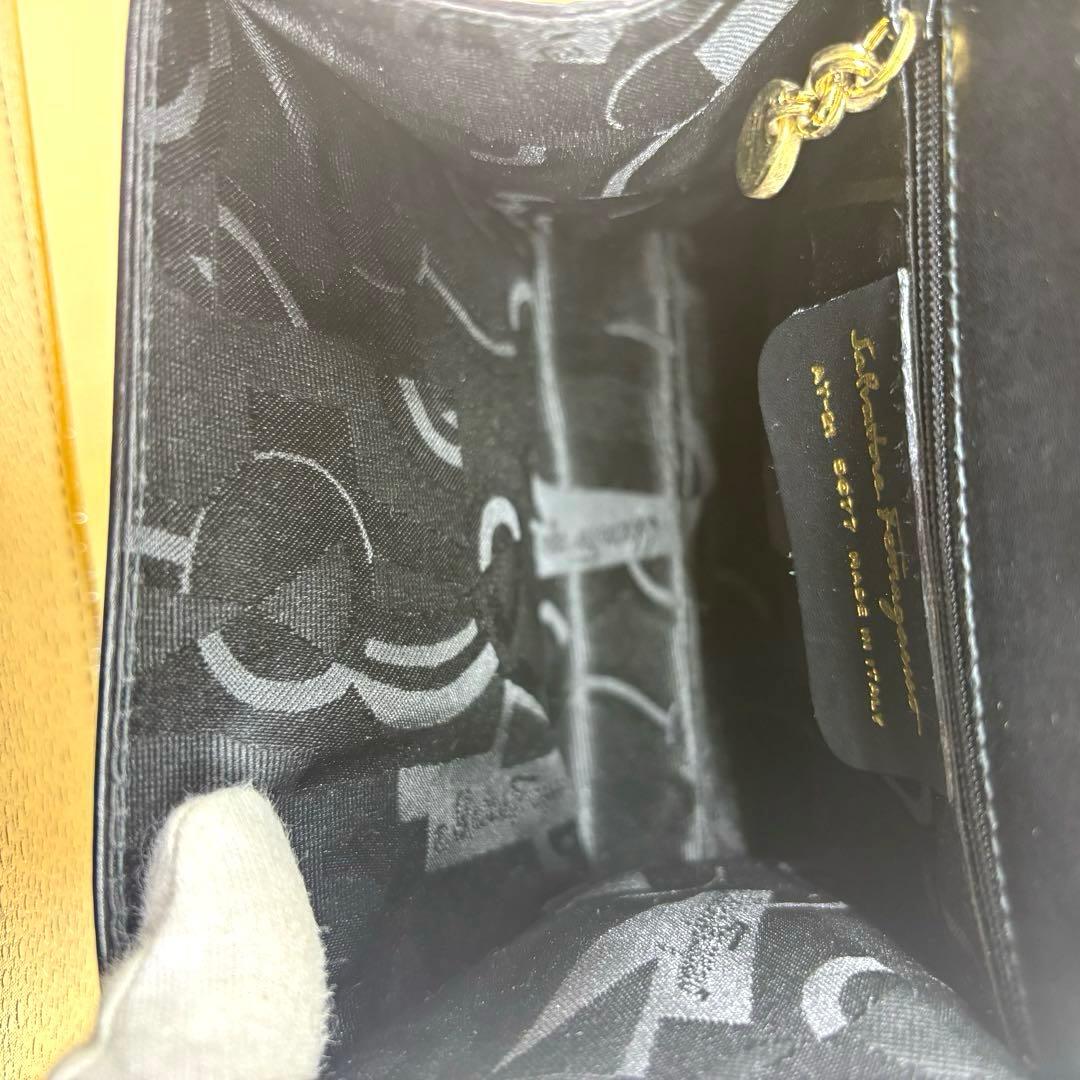 Salvatore Ferragamo ヴァラ リボン レザー ハンドバッグ