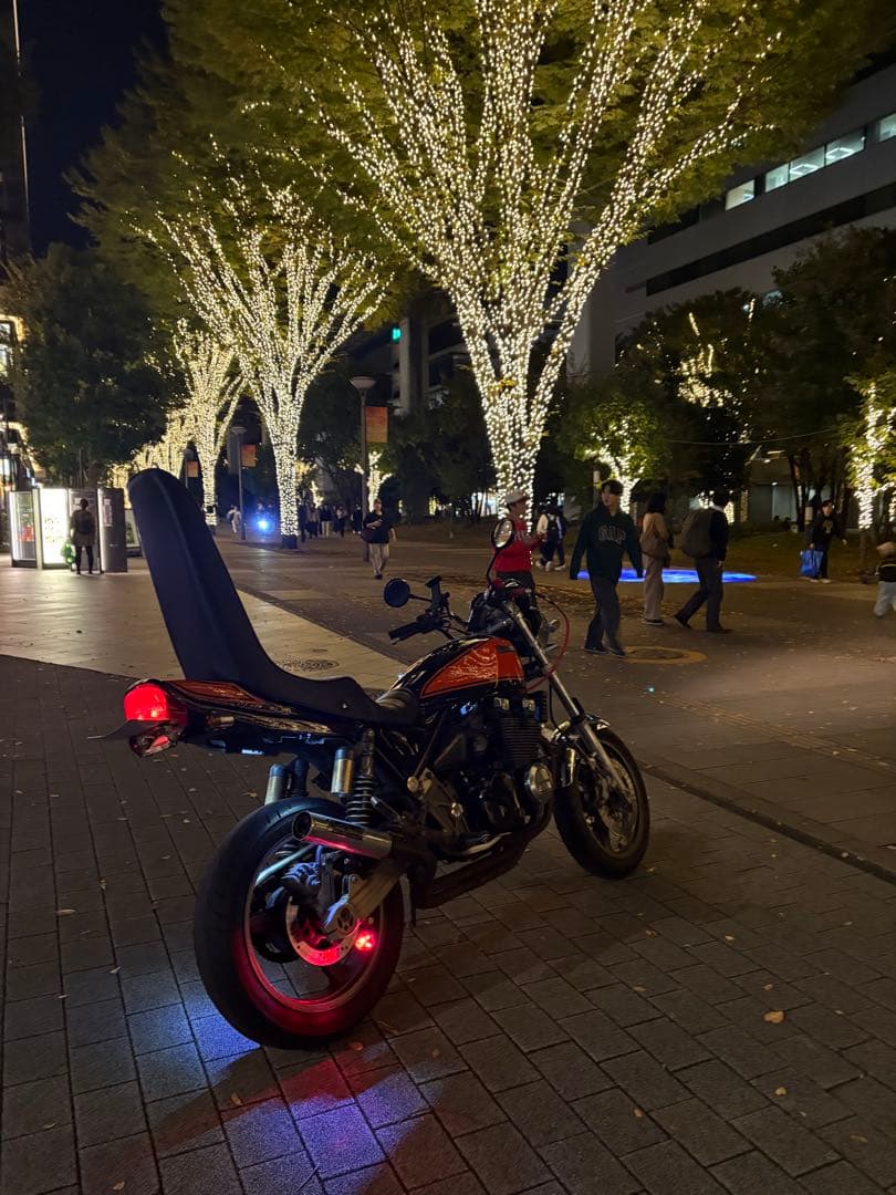 ゼファーχ 三段シート