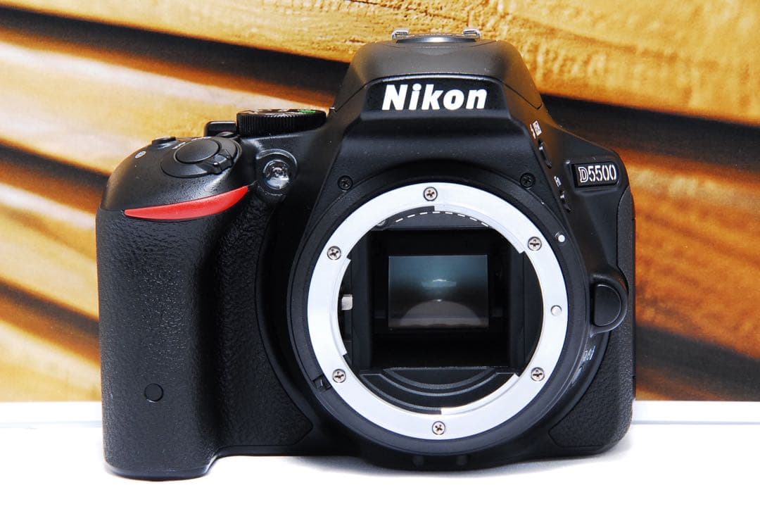 Nikon デジタル一眼レフカメラ D5500 ダブルズームキット Wi-Fi