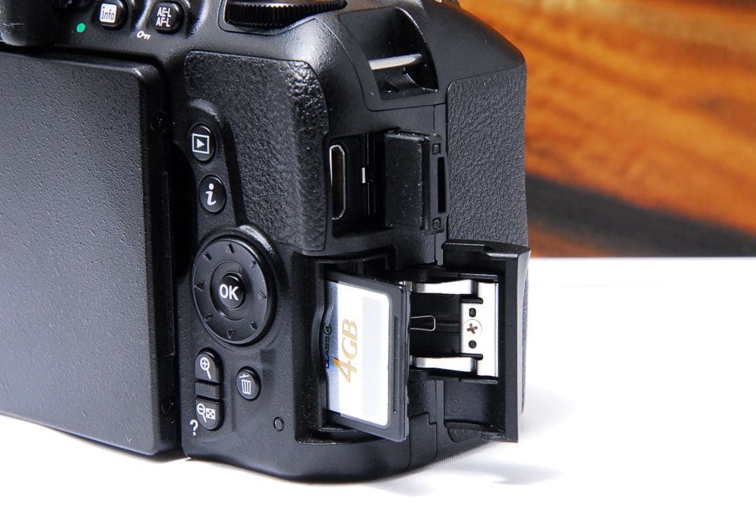 Nikon デジタル一眼レフカメラ D5500 ダブルズームキット Wi-Fi