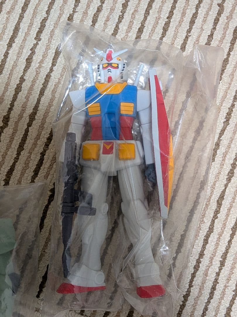 ソフビスーツDXガンダム　量産型ザク　指揮官ザク