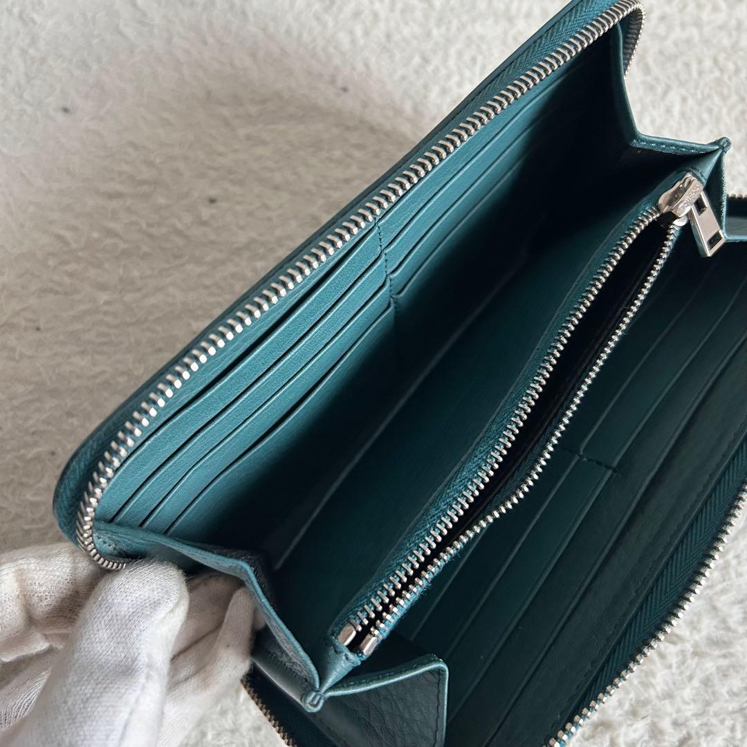 美品✨トムフォード 長財布 ラウンドファスナー シボ革 ロゴ ターコイズグリーン