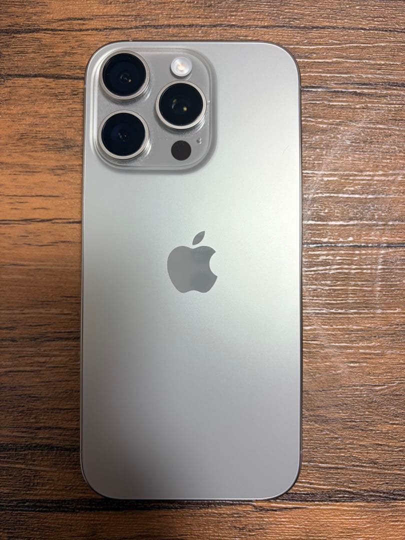 【極美品】Apple iPhone 16Pro 256GB ナチュラルチタニウム