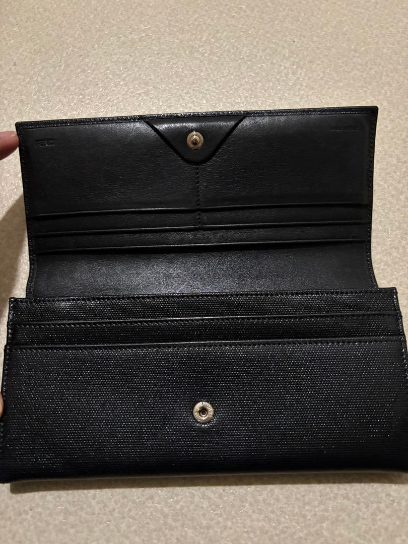 FENDI ブラック 長財布 箱付き