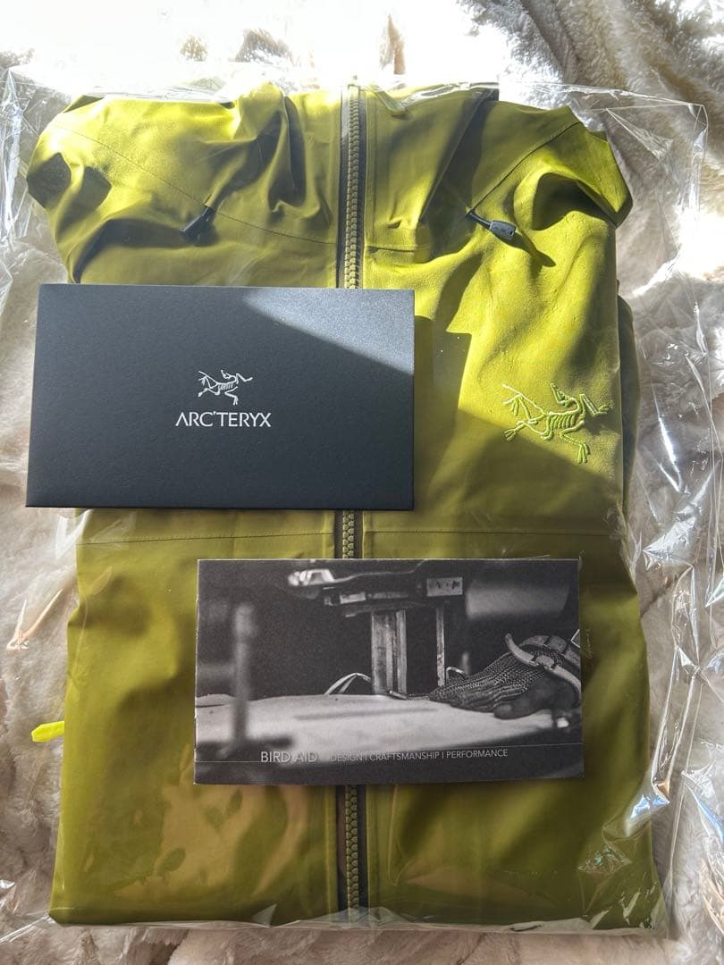 新品今期 BEAMS x ARC’TERYX Beta SL Jacket M