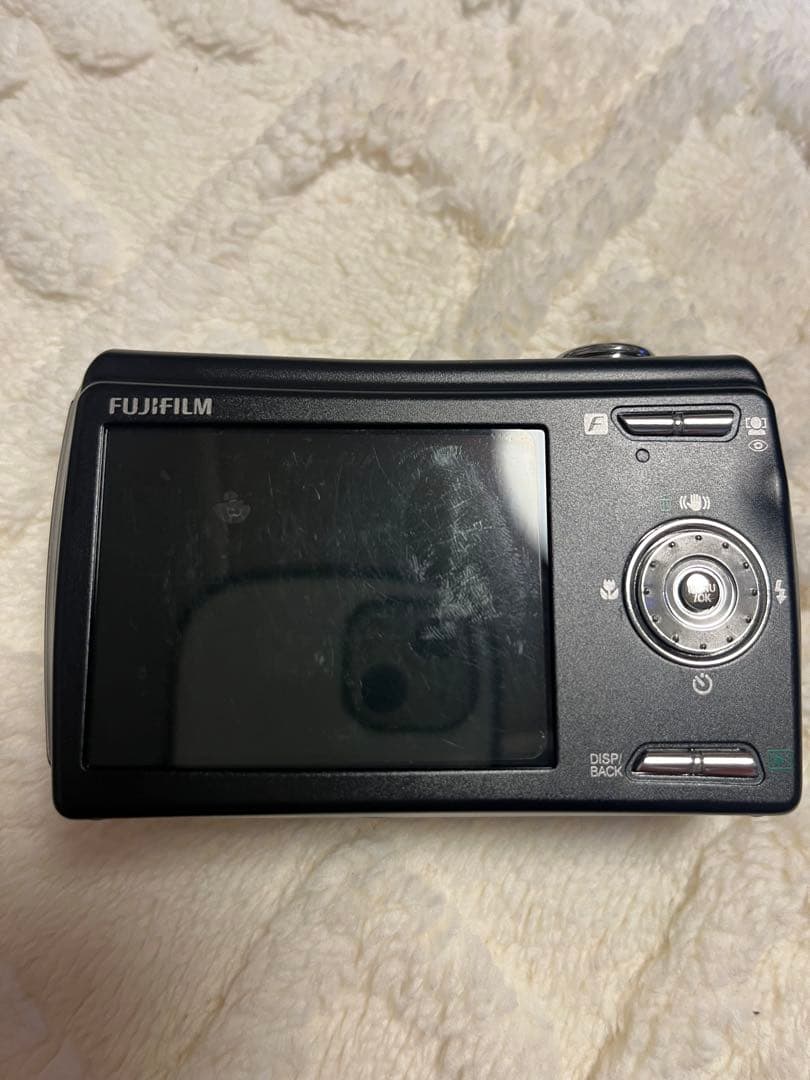 FUJIFILM FINEPIX F100 コンパクトデジタルカメラ