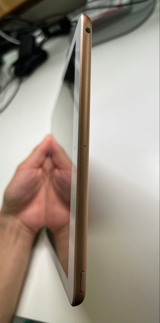 Apple iPad 第6世代　ゴールド 32gb 本体