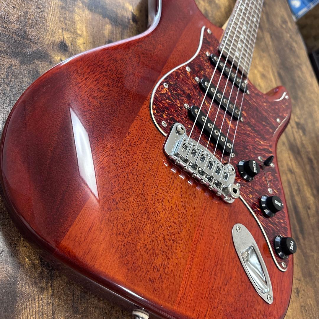 n*o様 G&L S-500 tribute series チェリーレッド スト