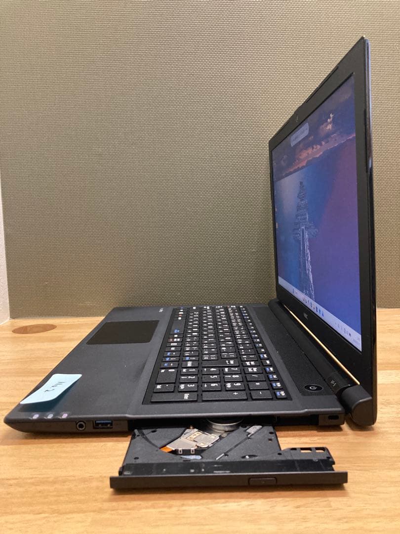 中古ノートパソコン　15.6インチ　NEC製　〔No.2〕