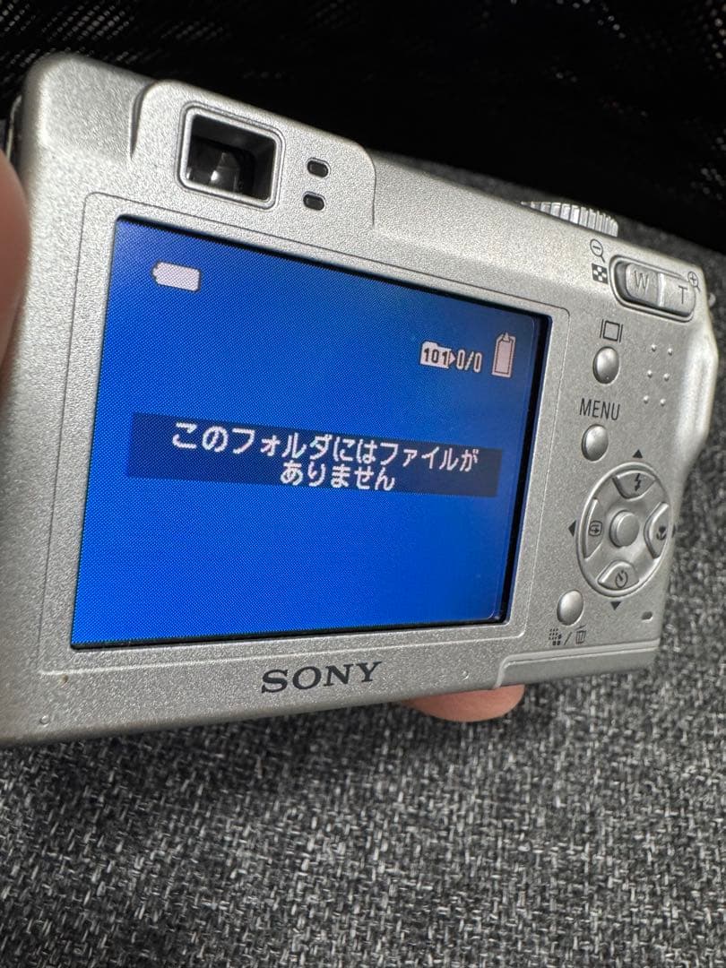 Sony Cyber-shot シルバー 3倍光学ズーム新品電池&メモリカード付