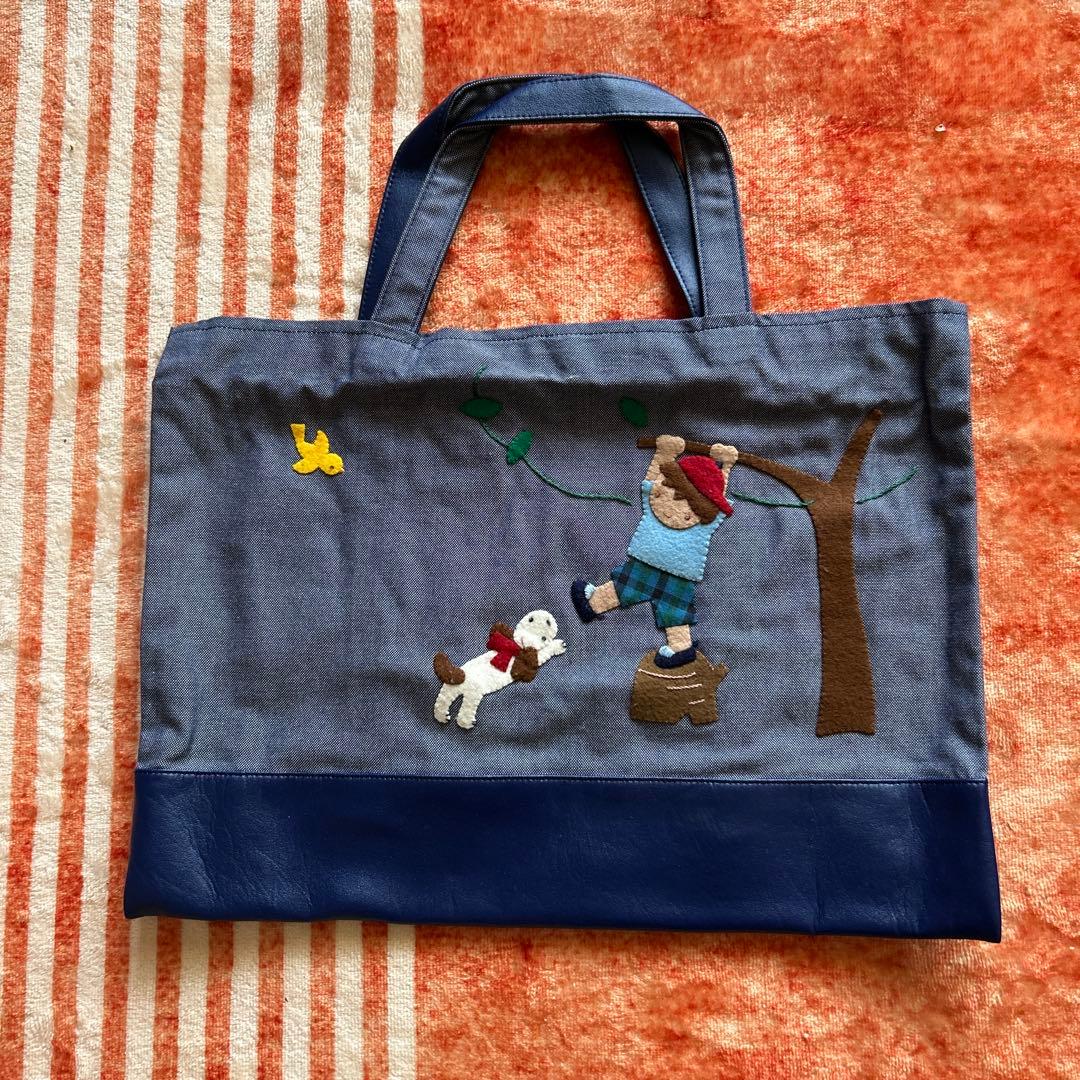 familiar刺繍デザインのトートバッグ