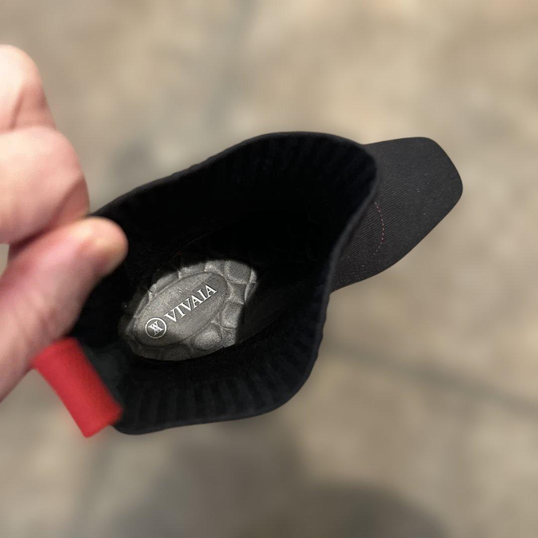 VIVAIA 黒と赤　ブーツ