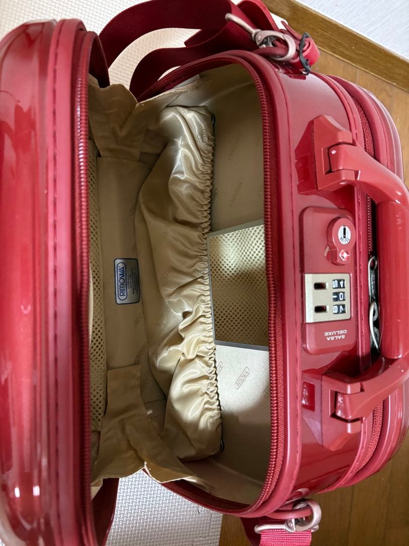 赤いストライプボストンバッグ