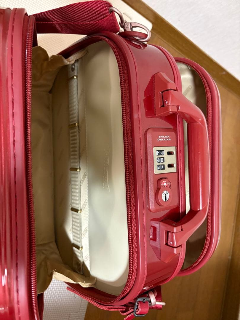 赤いストライプボストンバッグ