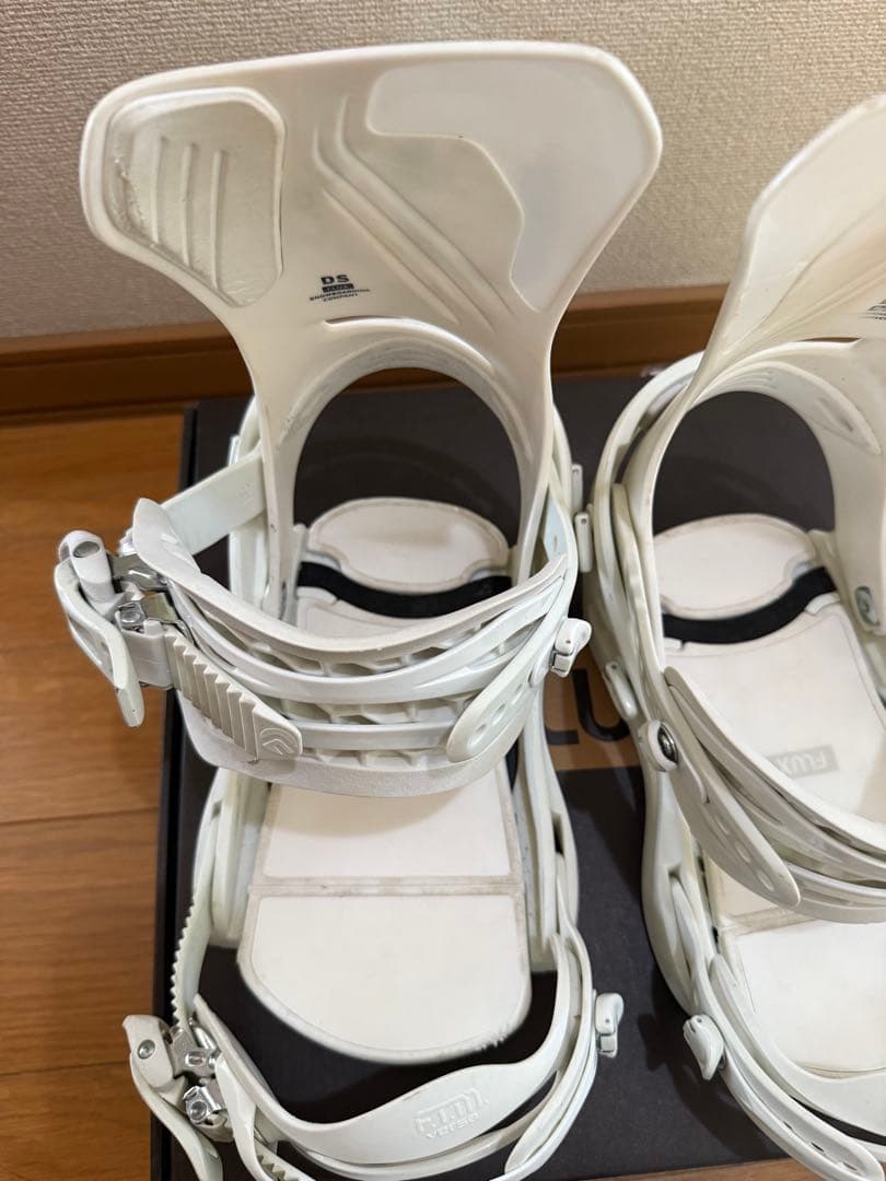 flux ds ビンディング　スノーボード　sサイズ　23-24モデル