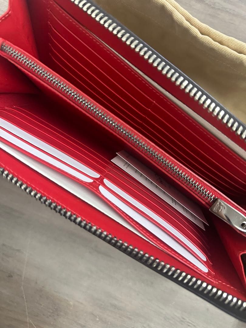 美品！Christian Louboutin パネトーネ　長財布