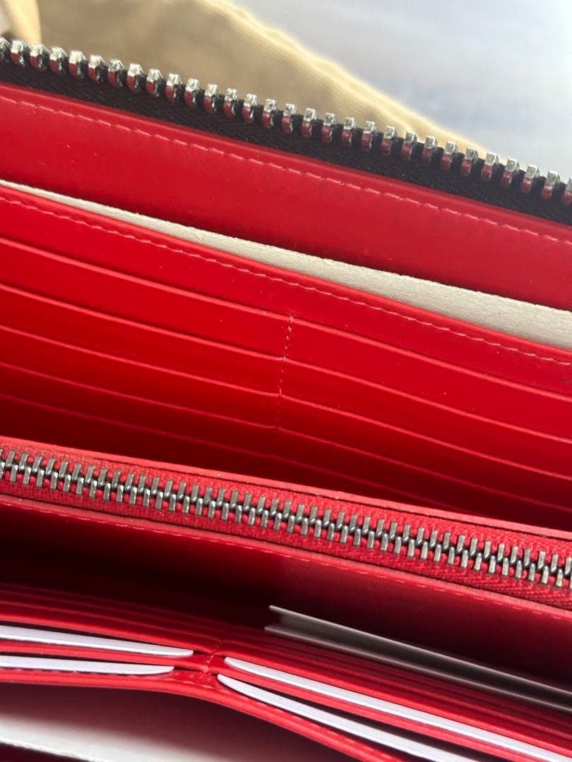 美品！Christian Louboutin パネトーネ　長財布