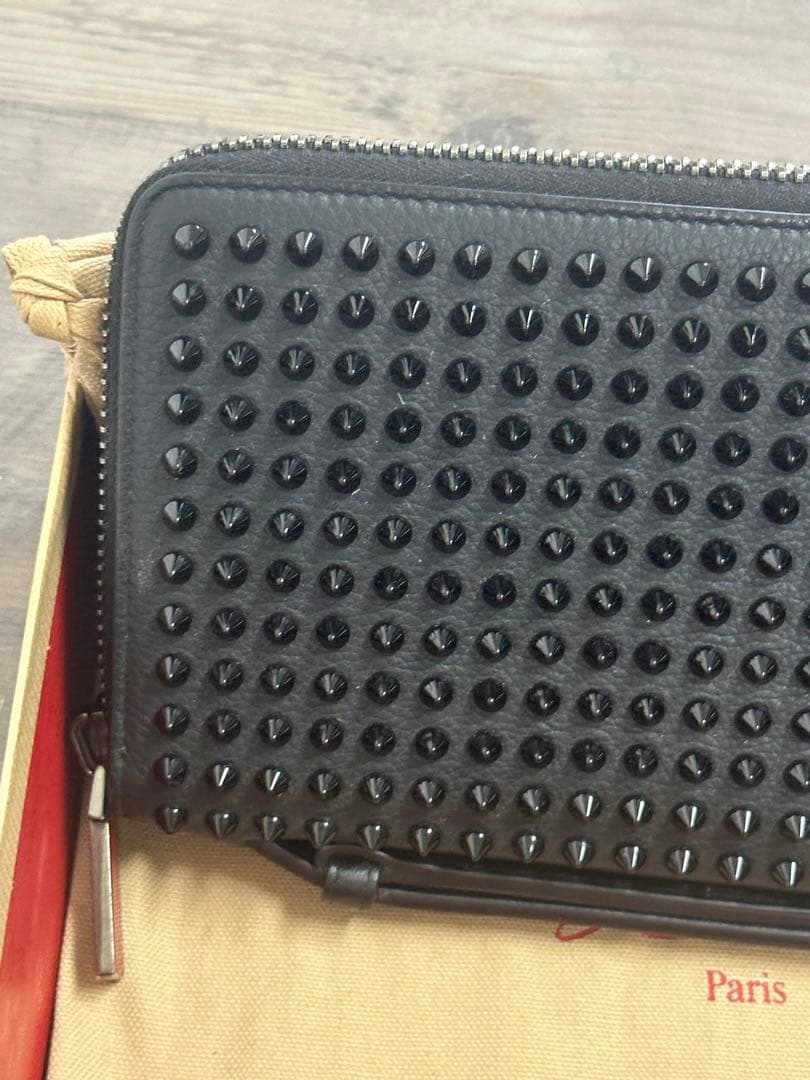 美品！Christian Louboutin パネトーネ　長財布