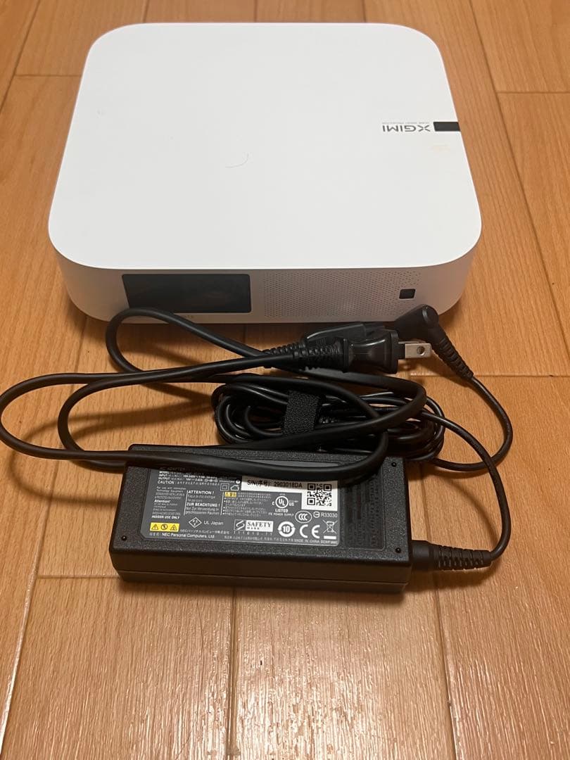 XGIMI ELFINホワイト プロジェクター 本体